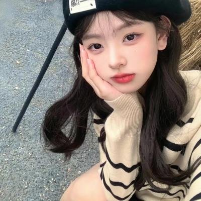 时装周T台实拍：老艺术家孙女考学走后门，被批炫富